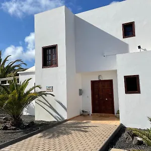 https://villa-tropicana.in-canary-islands.com